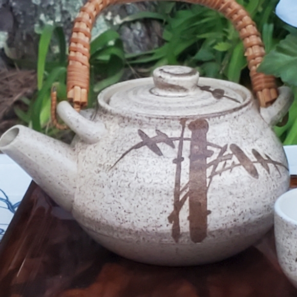 Japanese Tea Set & Vase - Picture 2 of 15